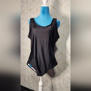 Womens plain black one piece swim suit (SIZE 4x)